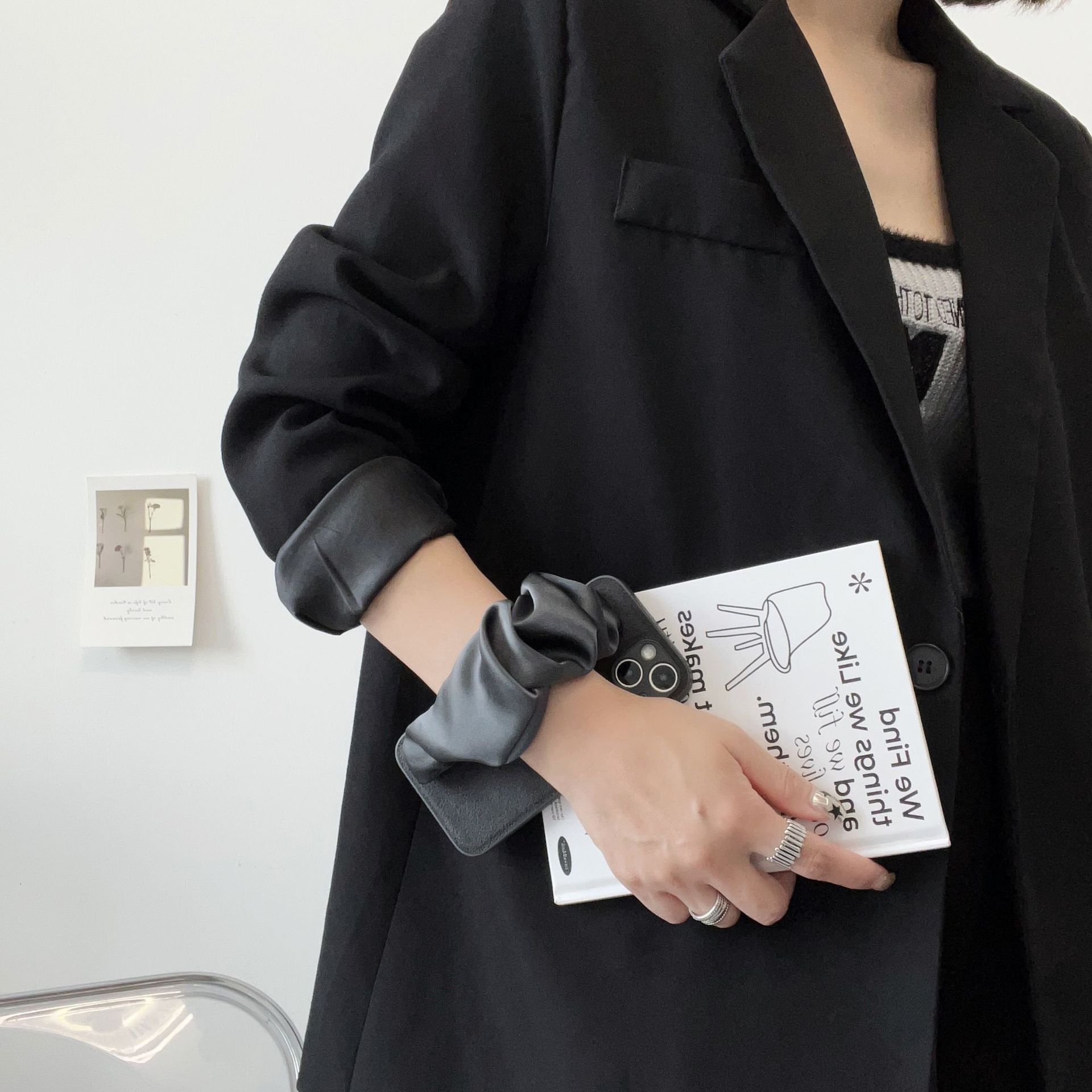 Pulsera de seda de lujo ligero estilo ins IPhone16ProMax Apple 15pro funda para teléfono móvil IP11/12/14