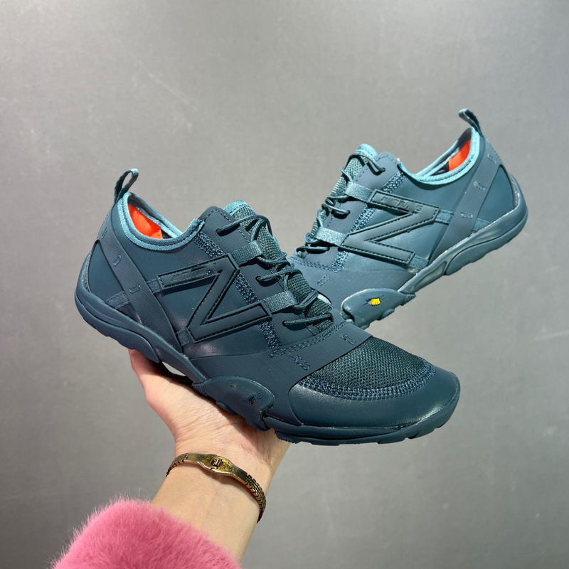 莆田 NB MT10O 裸足靴メッシュ通気性カジュアルスポーツシューズ三宅一生薄底カップル多用途トレンディな靴|undefined