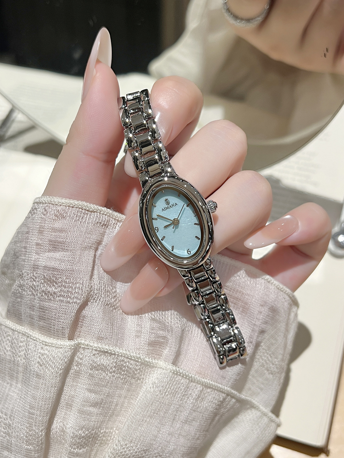 AIMANA New Pigeon Egg Dial Women's Watch Premium Elegant Luxury Temperament Wristwatch Exquisite Baguette Watch Wholesale