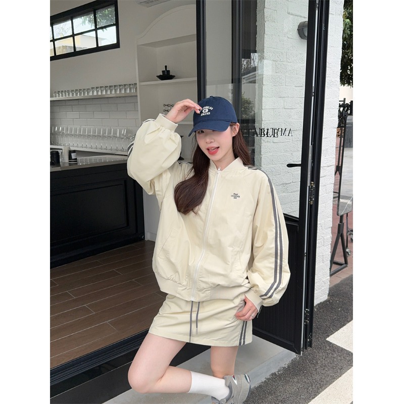 2025 New Casual Sports suit Women's Retro Contrast Baseball Suit Jacket Spring Drawstring Skirt Two-Piece Set