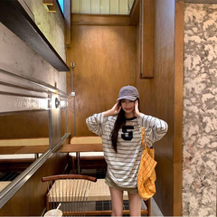 kumikumi慵懒风条纹印花圆领长袖T恤女秋季小众百搭宽松显瘦上衣