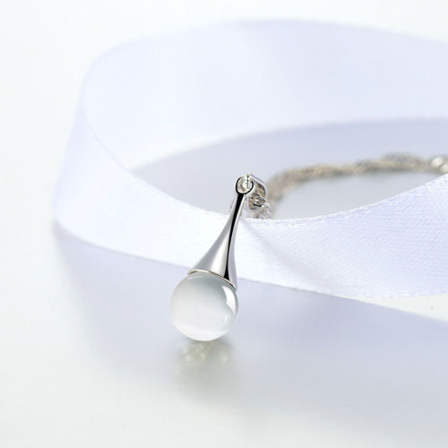 Weihua elegant women's fashionable women's pendant style new moonlight cat's eye silver-plated necklace jewelry manufacturer direct sales wholesale
