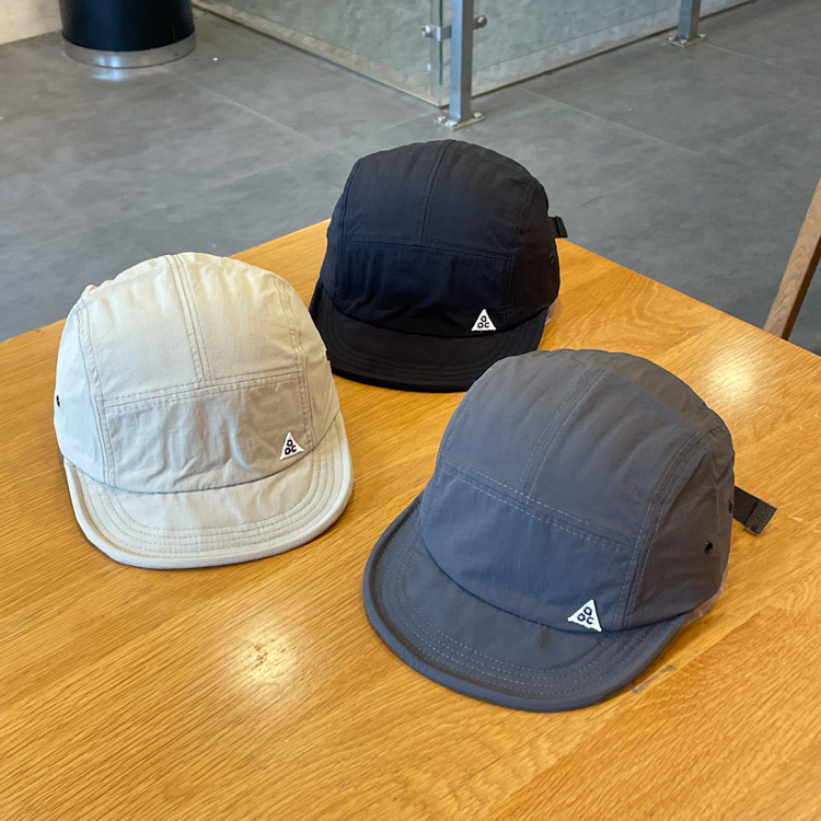 Hochwertiger japanischer Baseballmütze mit kurzem Schirm, Straßen-Soft-Schirm Fünf-Panel Sonnenschutzmütze, Student Outdoor Enten-Zunge Mütze Unisex