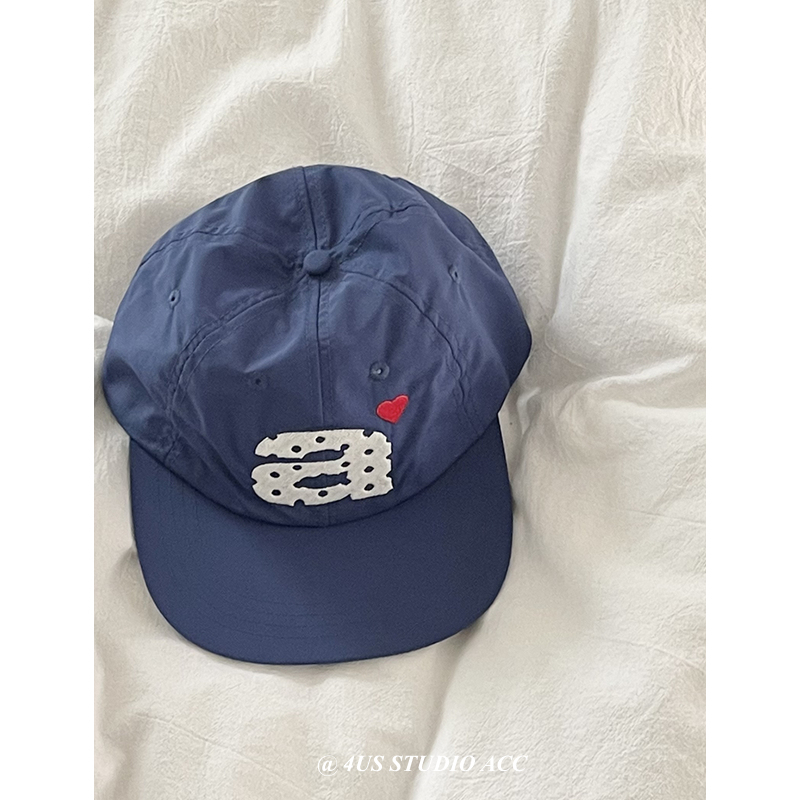 韓国のigブロガーと同じスタイルの女性用平つば野球帽、夏用、速乾性、通気性、愛の刺繍入りひさしキャップ、小顔効果|undefined