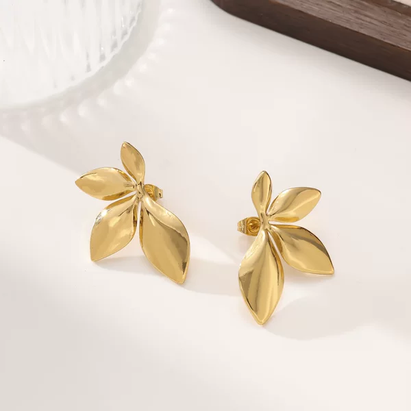 European and American Ins Style Simple Fashion Versatile Titanium Steel Earrings 18K Gold Leaf Flower Stainless Steel Stud Earrings Wholesale
