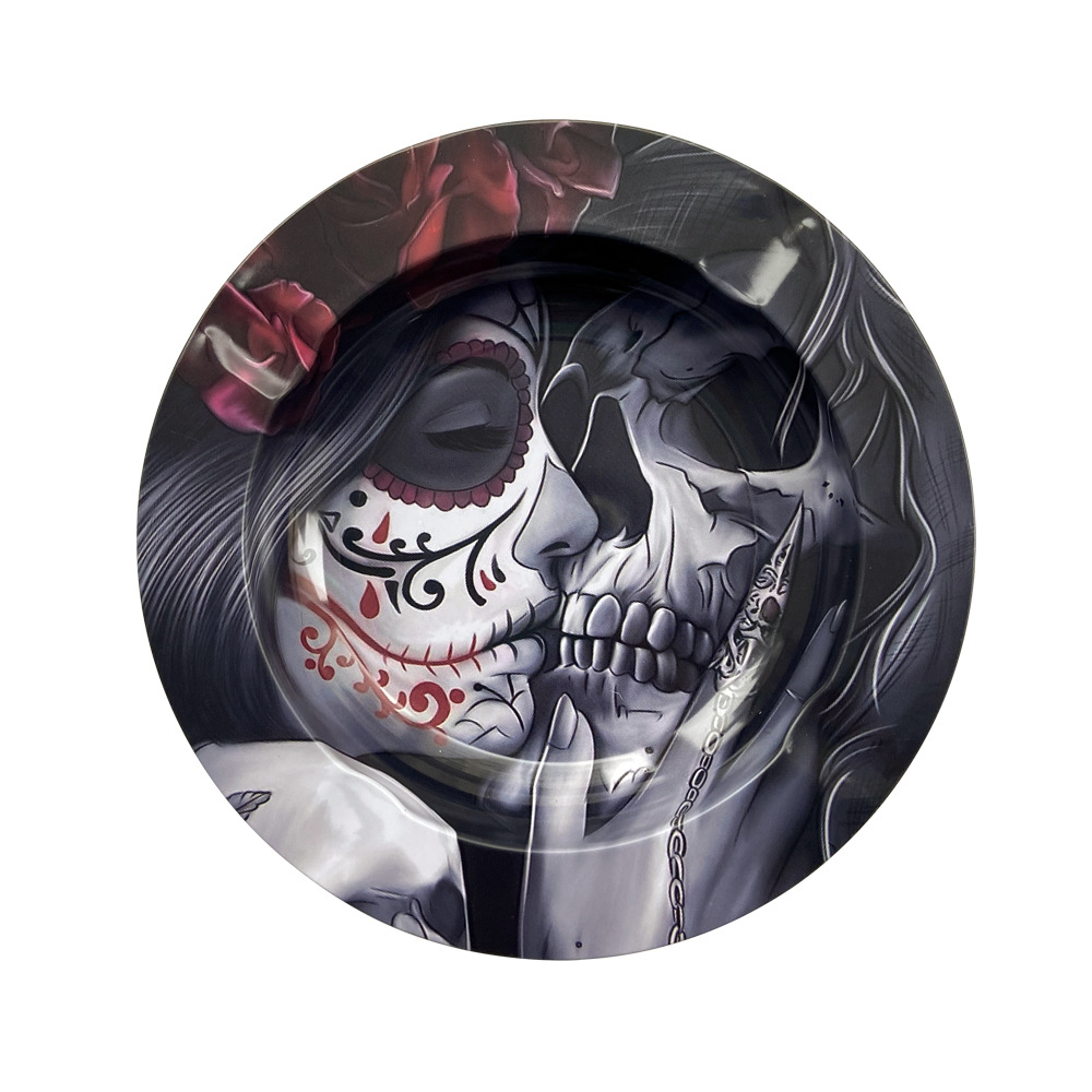 Ventas transfronterizas en caliente de cenicero de hojalata pequeña bandeja de paja despierta plato de cigarrillos cenicero una variedad de patrones de consulta al cliente