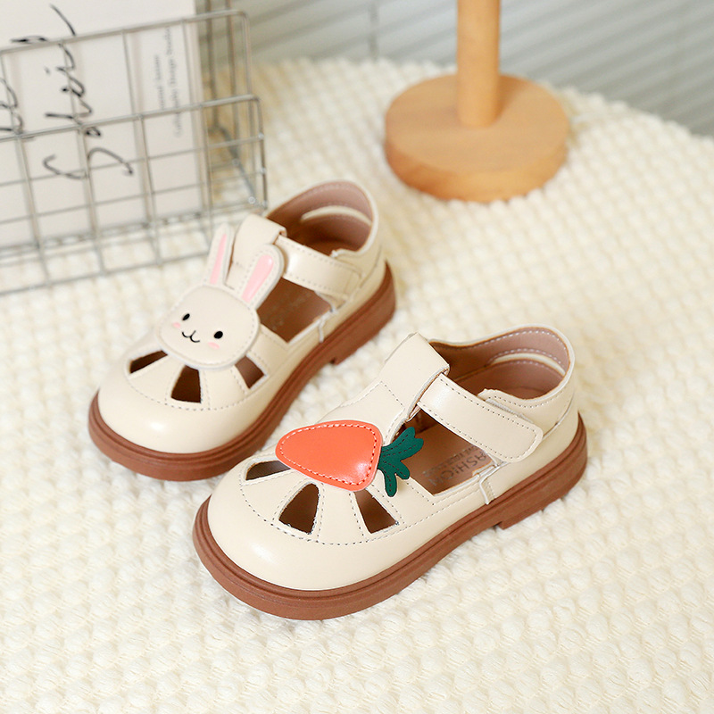 Niñas de dibujos animados conejo Baotou sandalias 2025 verano nuevo estilo niños estilo occidental princesa zapatos de cuero hueco para niñas marea