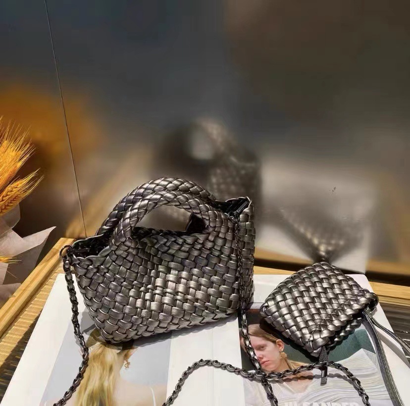 체인 + 우븐 라이너가 있는 앤틱 실버