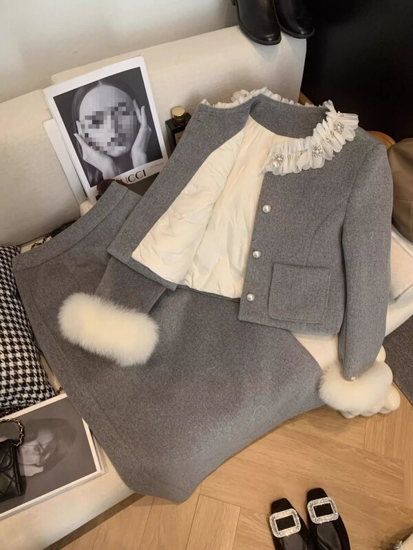 European-Style Chanel-Inspired down Jacket Set for Women, New Winter Collection, Lace Trim, Elegant Coat and Long Skirt Two-Piece Set European-Style Chanel-Inspired down Jacket Set for Women, New Winter Collection, Lace Trim, Elegant Coat and Long Skirt Two-Piece Set