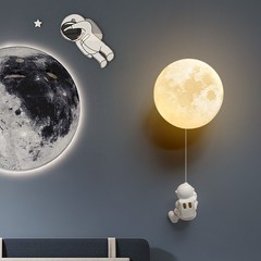 子供の部屋の月の壁の明かりの北欧の現代のシンプルな宇宙飛行士の月の明かりの漫画の寝室のベッドのヘッドライトの背景の壁の明かり