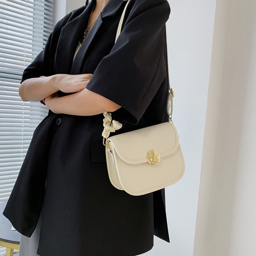 Western style small bag women's bag autumn and winter versatile new fashion small square bag trendy shoulder texture crossbody armpit handbag