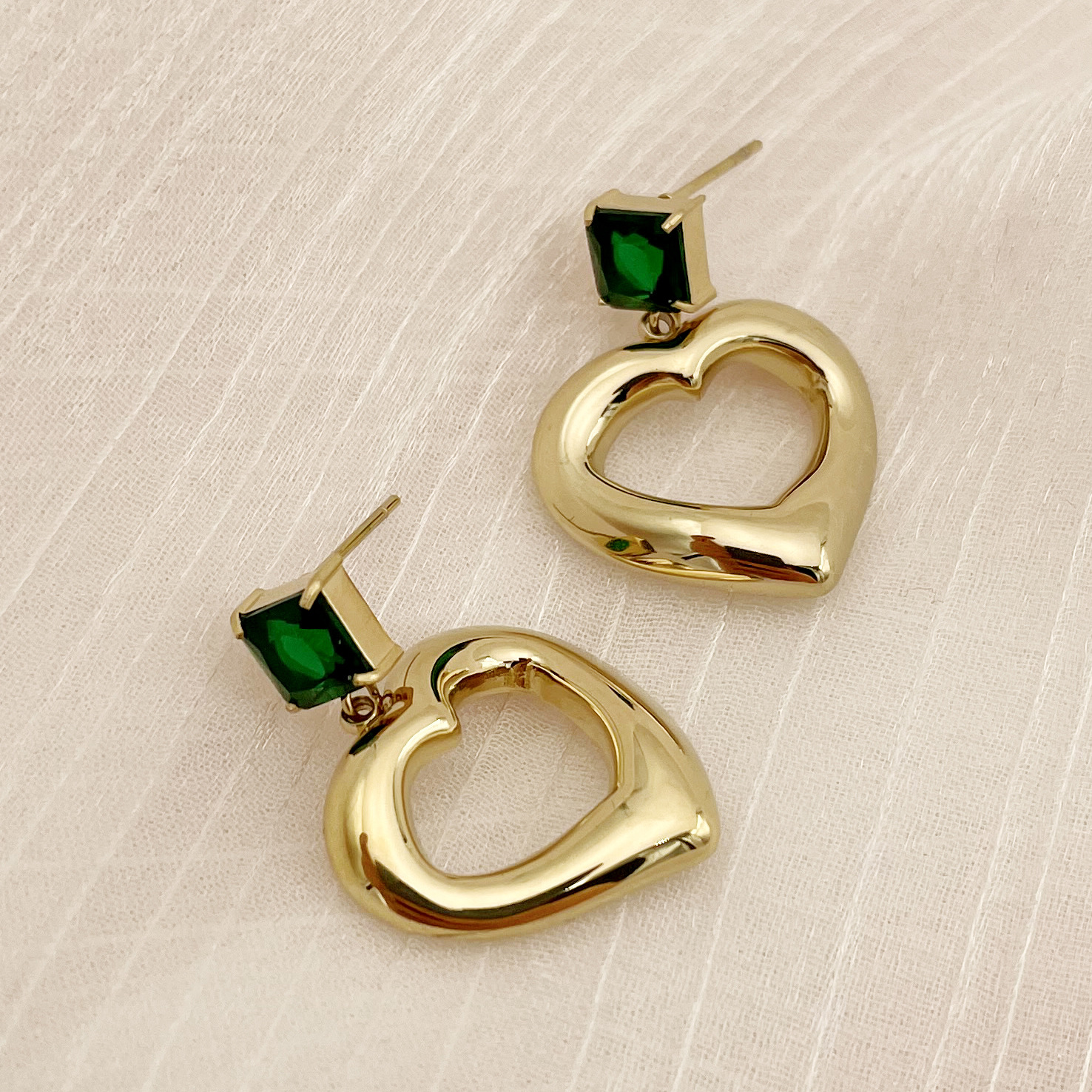 Retro Heart Shape Stainless Steel Inlay Zircon Drop Earrings 1 Pair