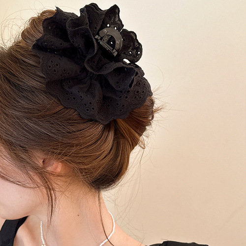 French elegant retro lace large hair clip for women, ballet style at the nape of the neck, 2024 new high-end claw clip with a sense of sophistication