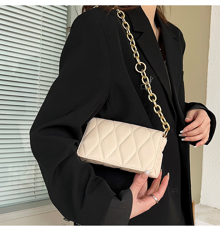 195g Weight Synthetic Leather Lining Material Sewing Thread Fashion Element Flip Cover Closure Type Single Shoulder Strap Strap Type Square Bag Bags Type Casual Occasion Pu Leather Material Solid Color Pattern All Seasons Season Women's Gender Classic Style Style Square Shape Women's Pu Leather Solid Color Classic Style Sewing Thread Square Flip Cover Square Bag 无