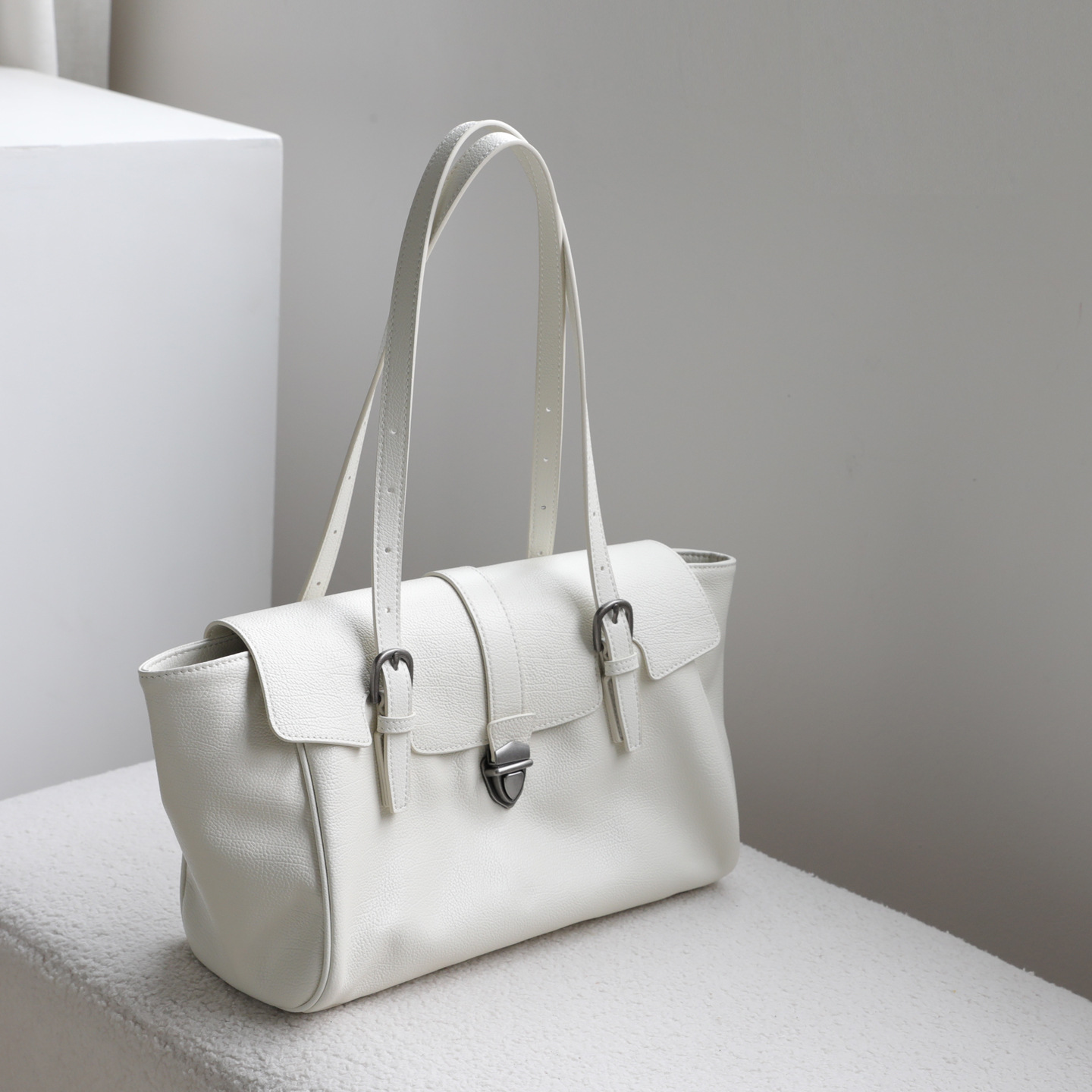 Niche New Style Baguette Bag For Women, High-End Casual Commuter Handbag, Retro Simple Shoulder Underarm Bag, Crossbody Bag - Thumbnail 2