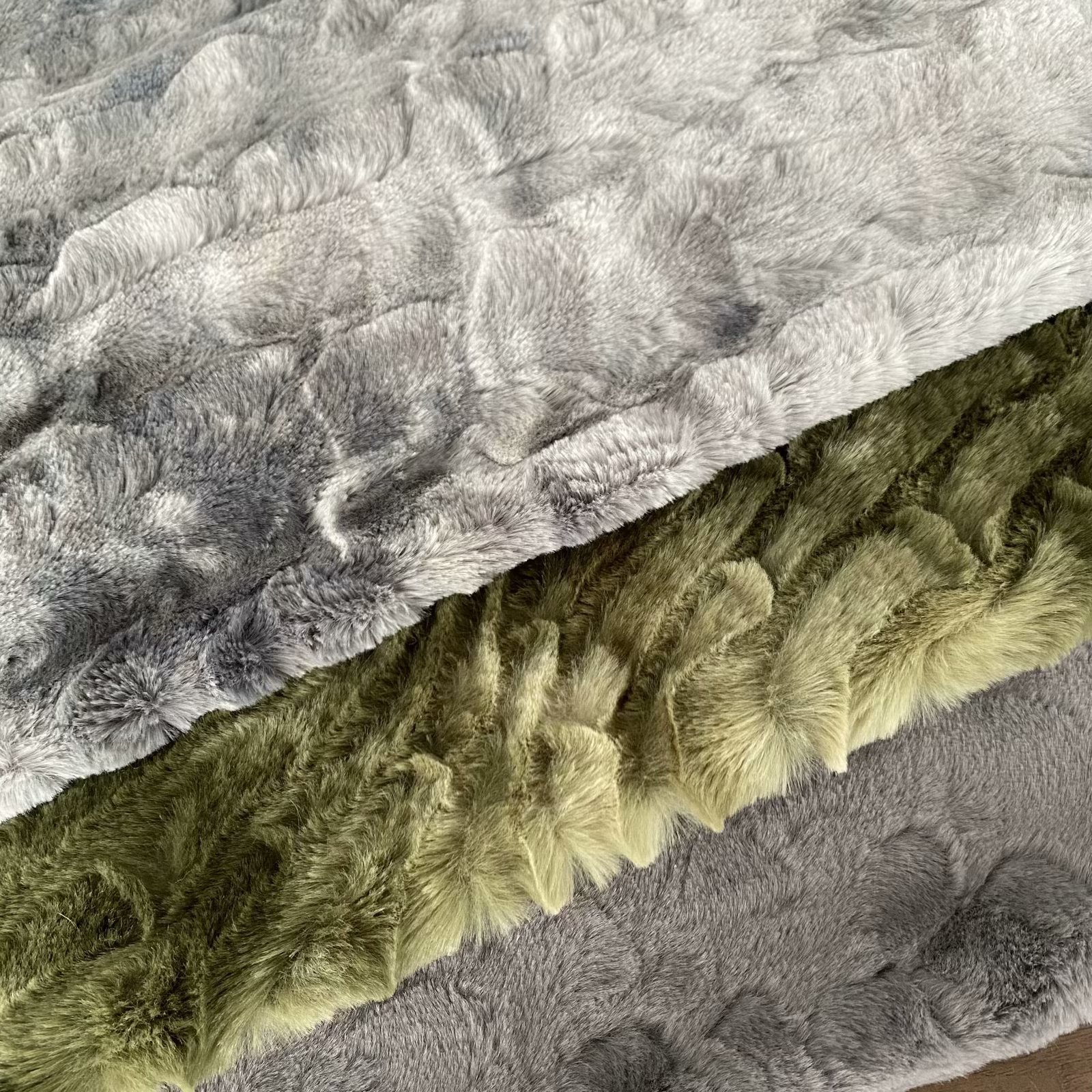 源头工厂PV绒扎染刷花布料 仿兔毛压花长毛绒布 秋冬时装玩具抱枕