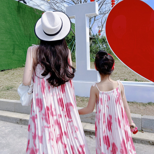 Parent-child wear  new summer style French design tie-dye suspender dress mother-daughter wear long fairy skirt