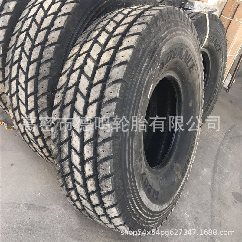 Suministro de Fengshen ingeniería maquinaria neumático 445/95R25 grúa neumático 16.00R25