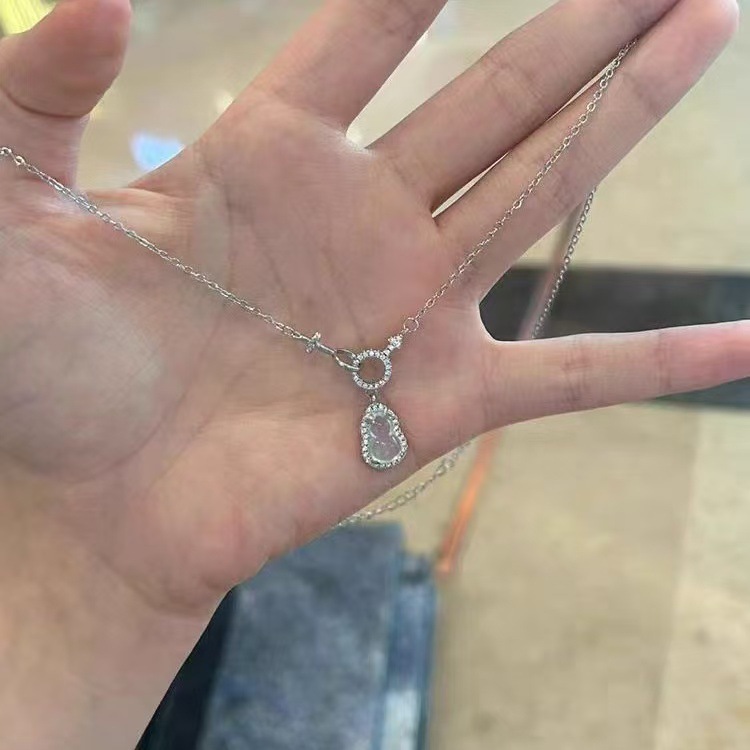 999 スターリングシルバー ホワイトカルセドニーひょうたんネックレス、軽い高級感とハイエンドの連動鎖骨チェーンデザイン、多用途でエレガント|undefined