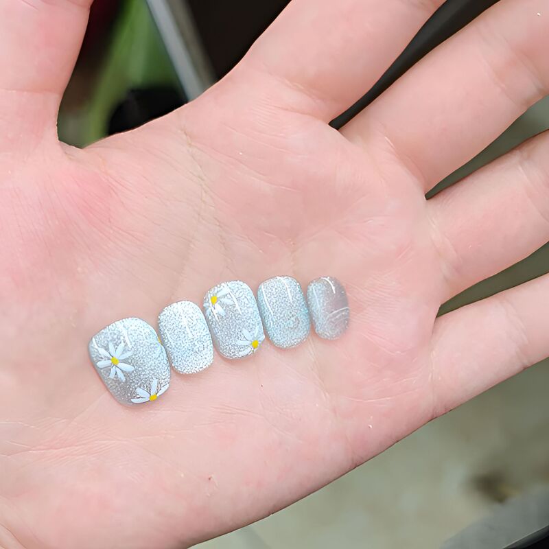 Handmade premium nail art with hand-painted small flowers, cross-border foreign trade crystal cat-eye short beanie nails, purely handmade manicure Handmade premium nail art with hand-painted small flowers, cross-border foreign trade crystal cat-eye short beanie nails, purely handmade manicure