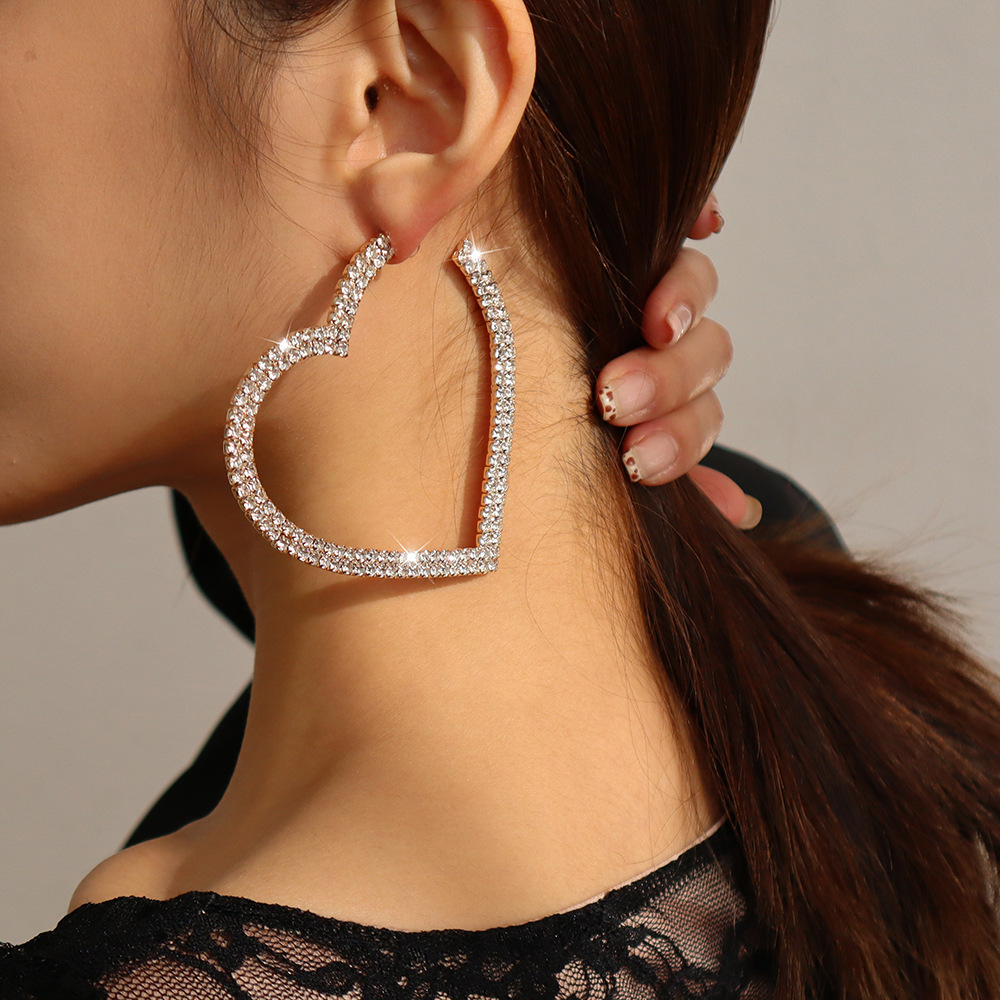 Mode Pleine De Diamants Nouvelles Boucles D&#39;oreilles Coeur Exagéré Boucles D&#39;oreilles En Gros display picture 1