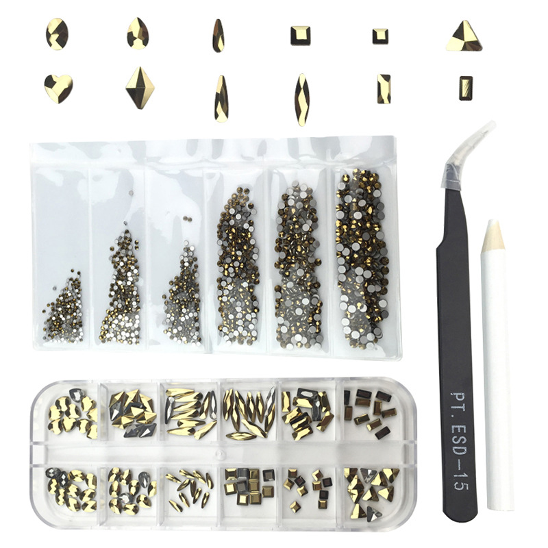 Estilo explosivo transfronterizo Juego de diamantes de uñas de 12 cuadrículas Vidrio azul real Diamante de forma especial Joyas de uñas Diamante plano Mezcla al por mayor