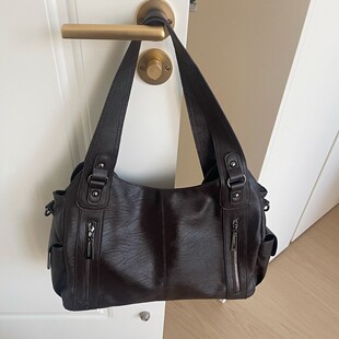 �᎛�C܇��Ů��Ƥ���W���r�д������μ�б������а�bags���s�r��