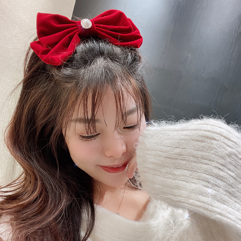 Solid color hairgrip pearl