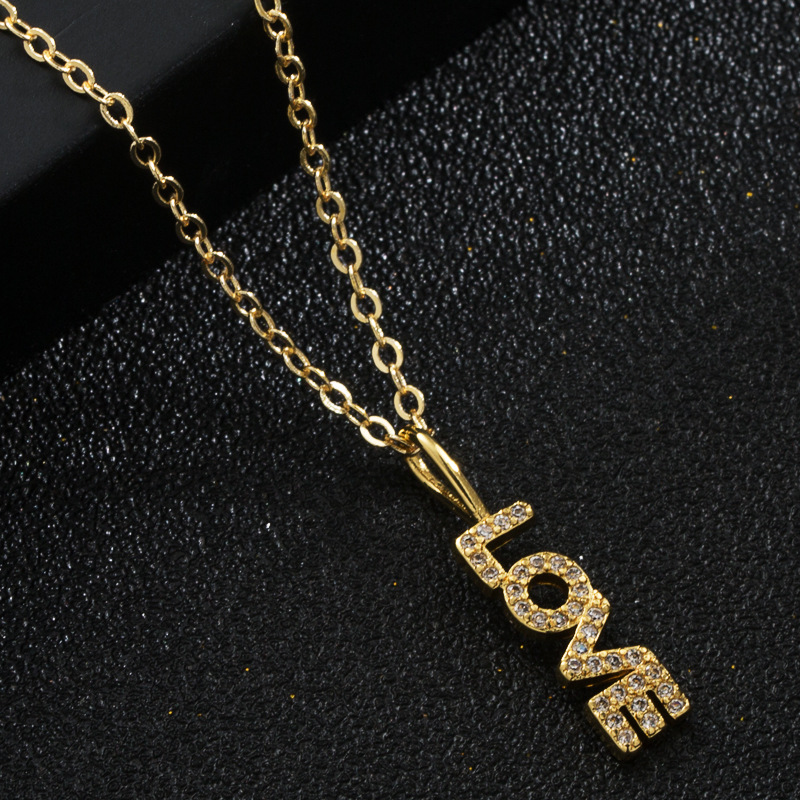 Simple Letter Love Pendant Copper 18k Gold-plated Inlaid Zircon Necklace Mother's Day Gift display picture 4