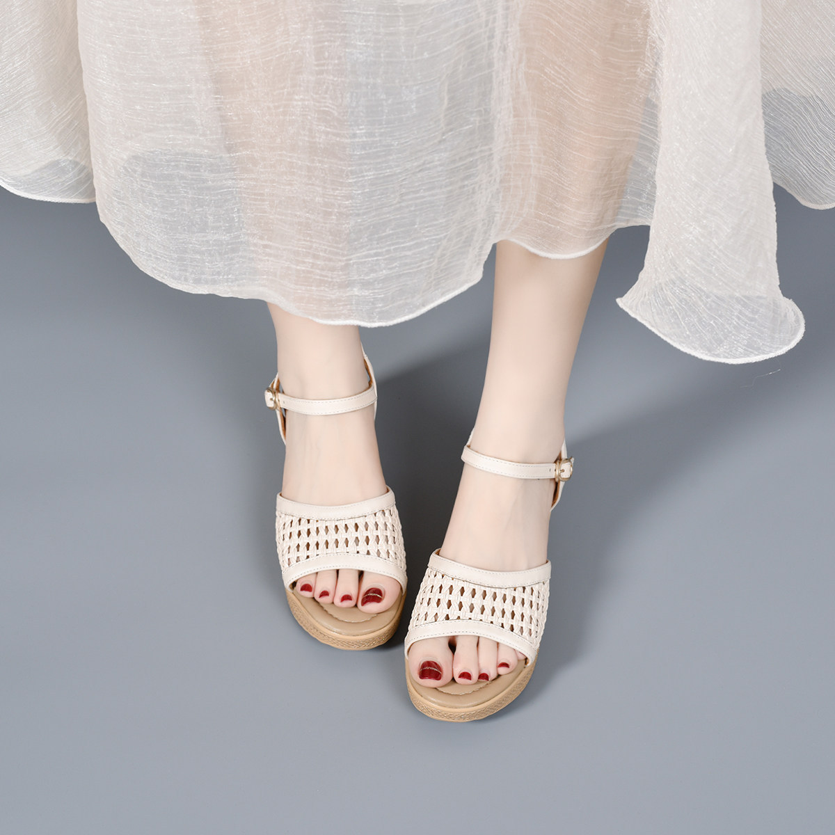 Sandal nữ đế xuồng tăng chiều cao quai ngang hở mũi — màu đen
