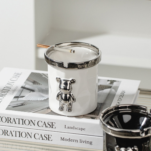 Creative ins bear ashtray with funnel for home living room car high-end niche installation anti-fly ash ashtray