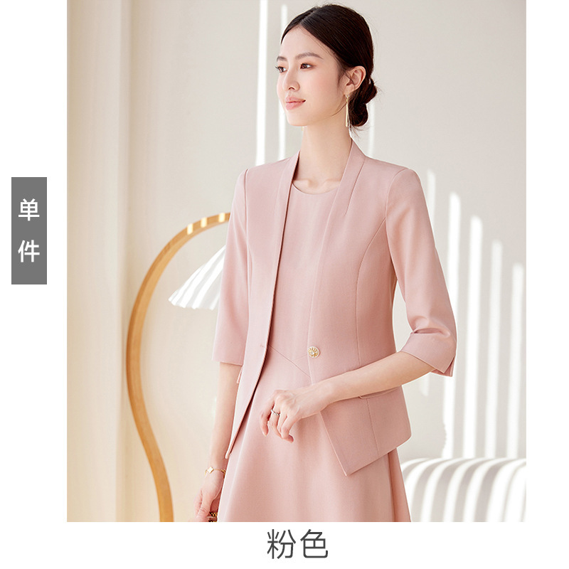 杏色のスーツの女性の気質は優雅で、春夏の高級感があります。|undefined