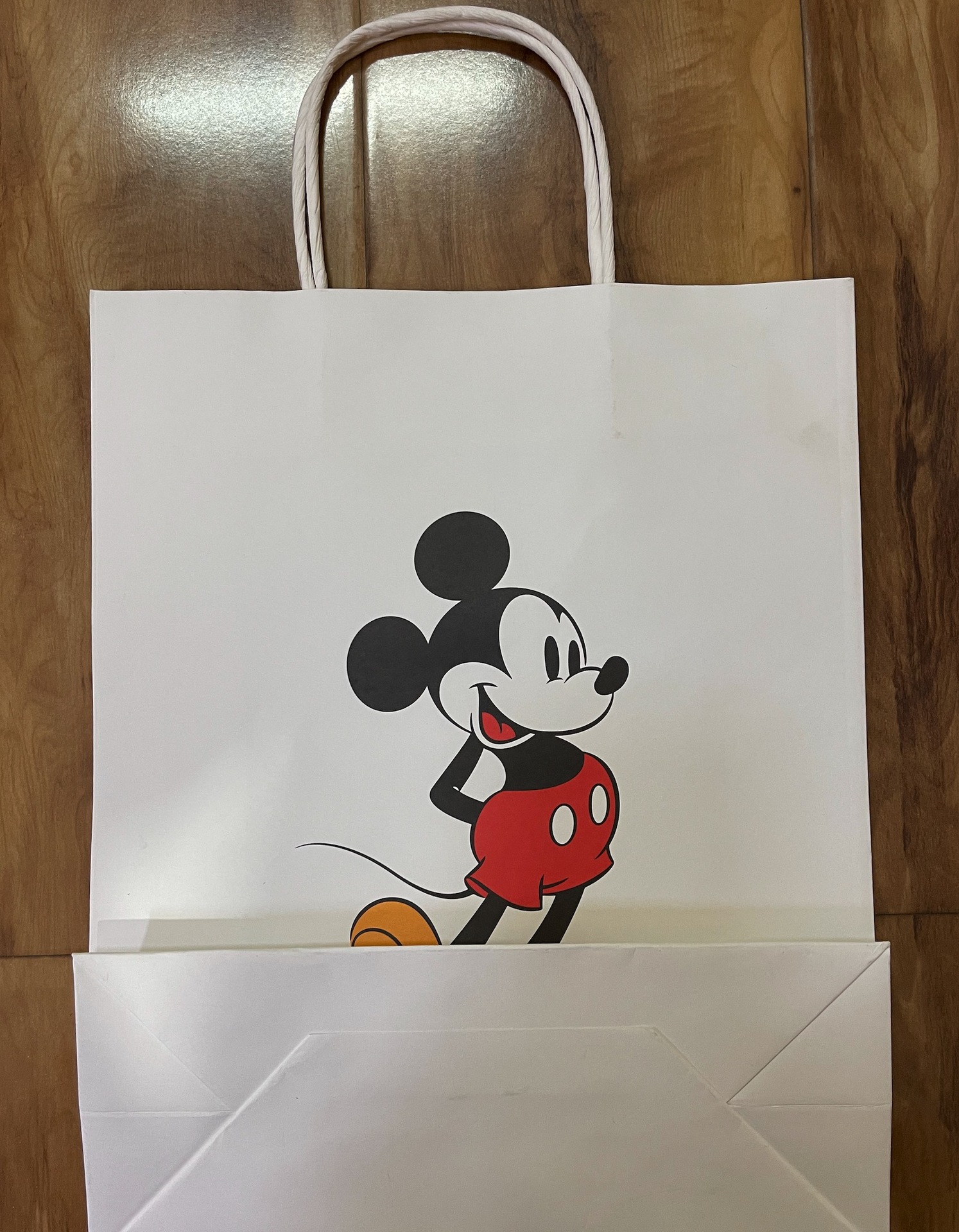 外贸库存卡通手提牛皮纸袋 服装纸袋 包包纸袋 便宜出售，可批发