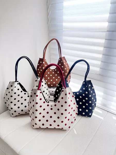Korean-style polka dot knitted shoulder bag for women, 2026 summer new model, large-capacity tote bag, versatile handbag