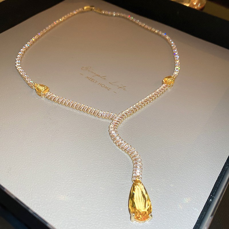 32 # Collar-Oro-Amarillo