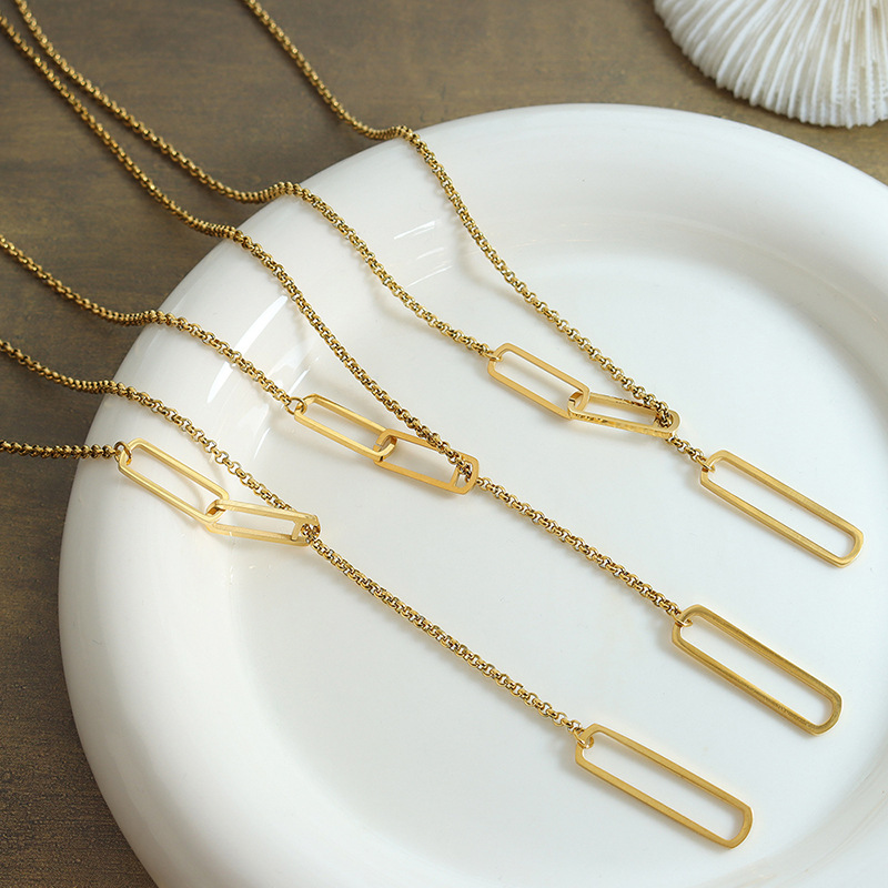 Collana lunga con ciondolo a nappa per donna catena regolabile_voghion.com