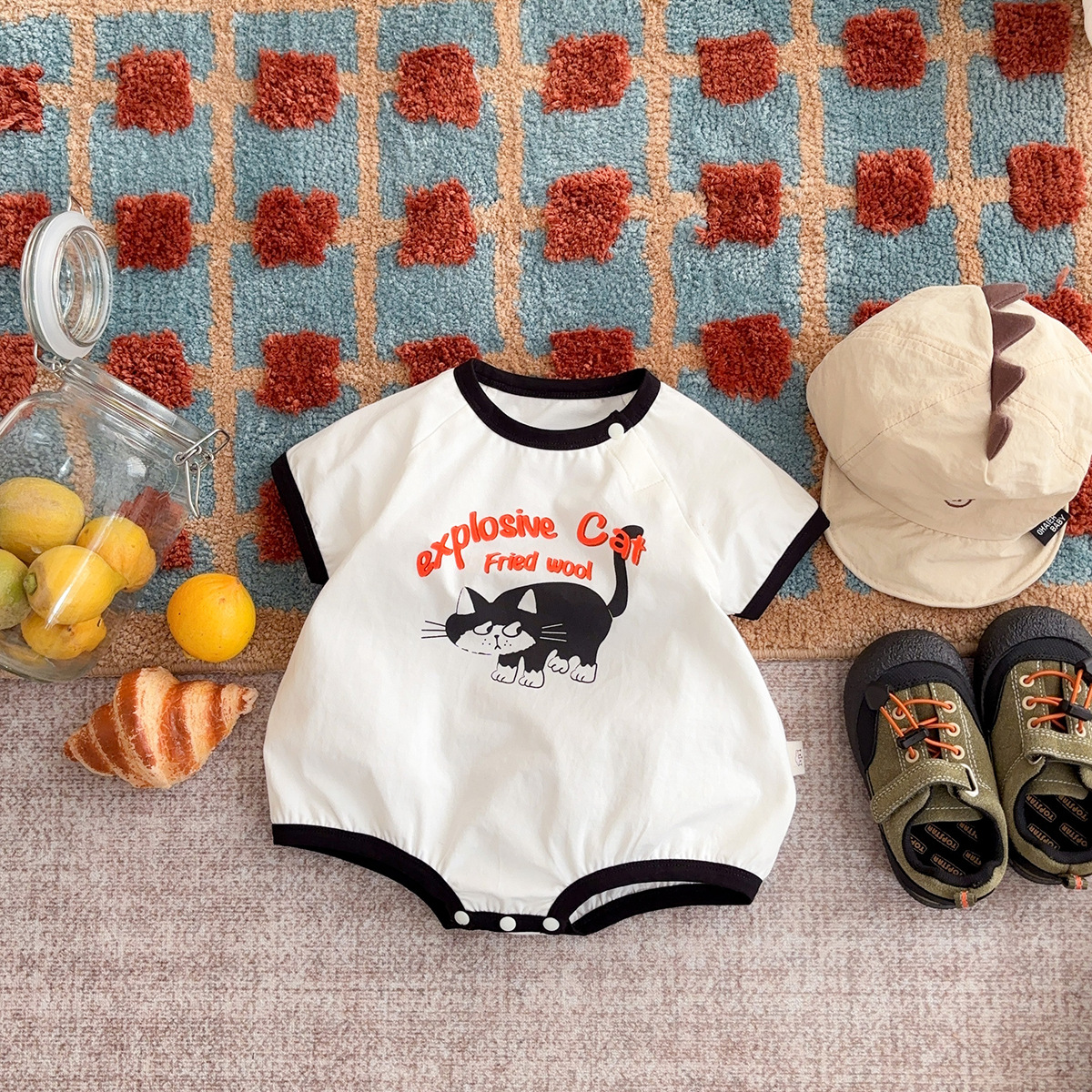 Traje de escalada de clase de bebé 0-2 años de edad, mono de bebé, estilo de verano delgado, transpirable, estilo coreano, ropa de salida, abrigo de manga corta