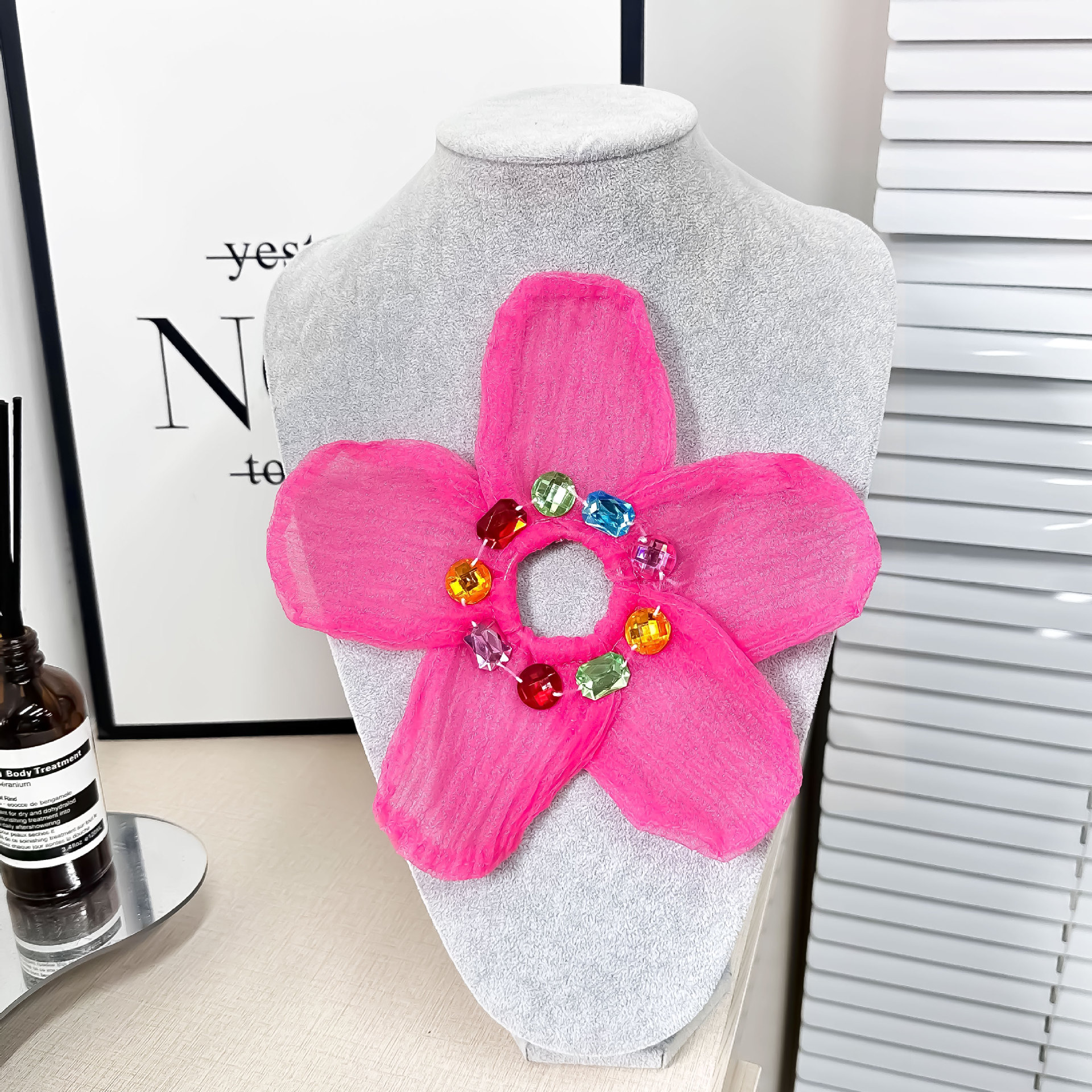 Moda mallas acrílicas coloridas flores accesorios bolsas toque de cabeza vestido de boda vestido de espectáculo flores