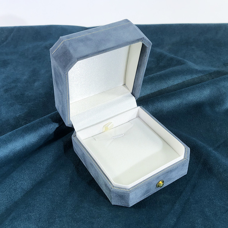 240g Weight Jewelry Boxes Classification 1 Piece Quantity Casual, Daily Occasion Flannel Material Solid Color Pattern Elegant Style Elegant Solid Color Flannel Jewelry Boxes 5