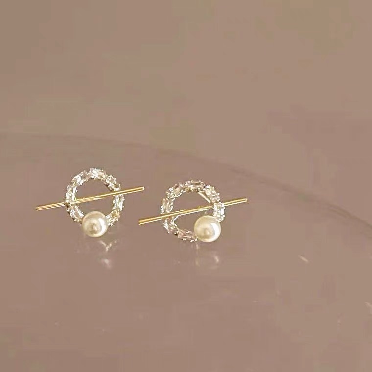 new style pearl circle inlaid rhinestone stud earrings