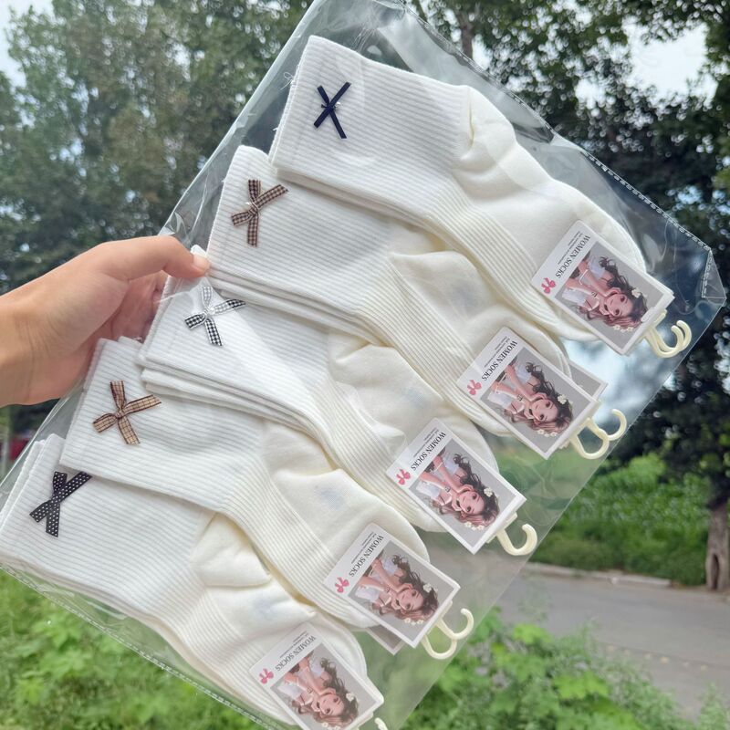 New autumn and winter women's Japanese and Korean style fresh mid-calf socks, gray style decorative socks, sports, college, Lolita, white socks New autumn and winter women's Japanese and Korean style fresh mid-calf socks, gray style decorative socks, sports, college, Lolita, white socks