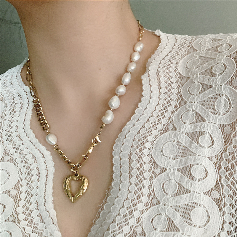 Baroque Thick Chain Pearl Hollow Heart-shape Necklace display picture 4