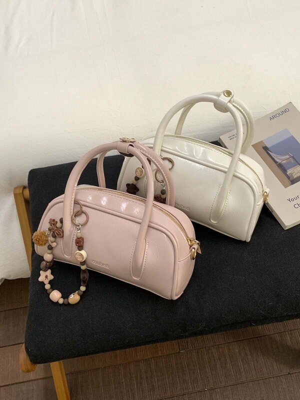 High-quality small bag 2026 new fashion versatile crossbody bag exquisite ladies handbag for going out