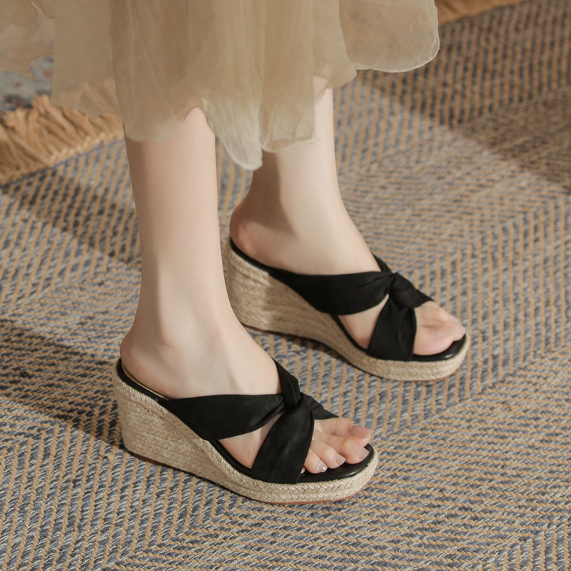 Sandal cao gót nữ hở mũi đế xuồng gót 9 cm — màu đen