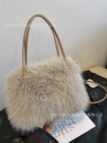 Autumn/Winter Storage Shoulder Plush Bag with High-Grade Texture, Fashion Fluffy Matchable Shoulder Bag