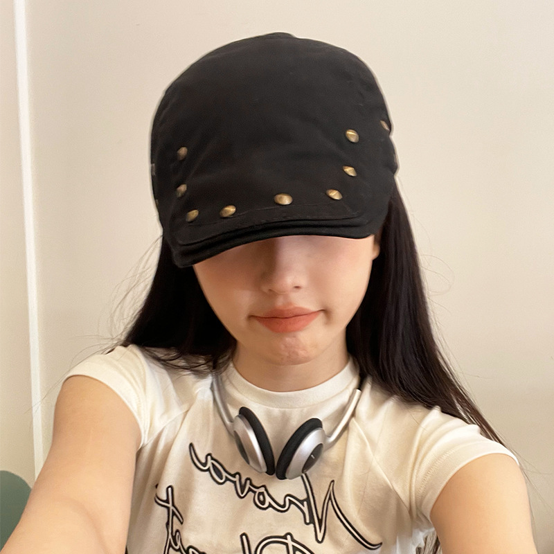 Retro remaches hacia adelante sombrero mujer primavera y verano versátil hip-hop sombrero pintor retrógrado delgado boina casual muestra cara pequeña