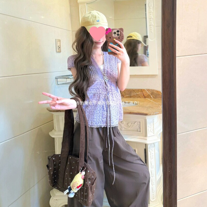 Korean-style ins-inspired light purple floral short-sleeve top for women, summer lace trim V-neck tie-waist slimming shirt Korean-style ins-inspired light purple floral short-sleeve top for women, summer lace trim V-neck tie-waist slimming shirt