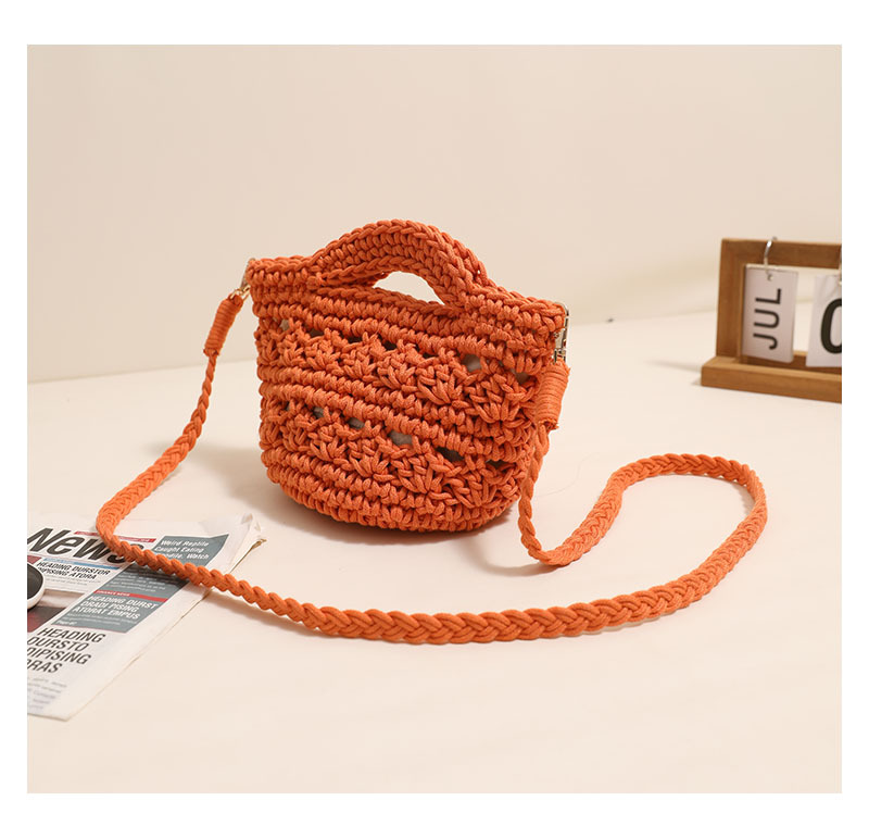 Women's Small Cotton Solid Color Vintage Style Classic Style Square Magnetic Buckle Straw Bag display picture 7