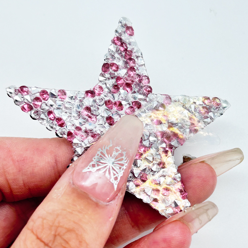 Spot Resina de pelo rápido Accesorios de ropa de estrella de cinco puntas Diamante en caliente Etiqueta de cristal Adhesivo de joyería Adhesivo de pedrería Adhesivo diamante autoadhesivo