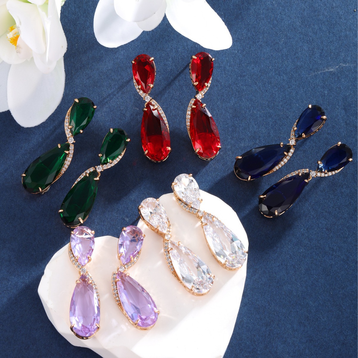 Xuping joyería transfronteriza Europa y América fría pendientes de ventana retro larga cena simple gota de agua pendientes de gemas artificiales